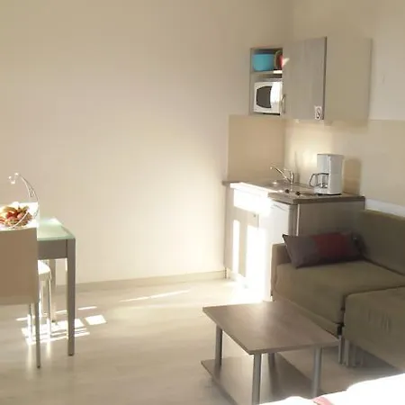 法国之地 - 锦绣公寓式酒店 阿勒瓦尔