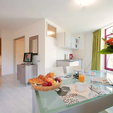 法国之地 - 锦绣公寓式酒店 公寓式酒店 阿勒瓦尔