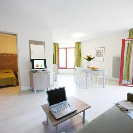 Terres De France - Le Splendid Aparthotel 3*