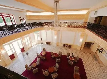 Terres De France - Le Splendid 3*